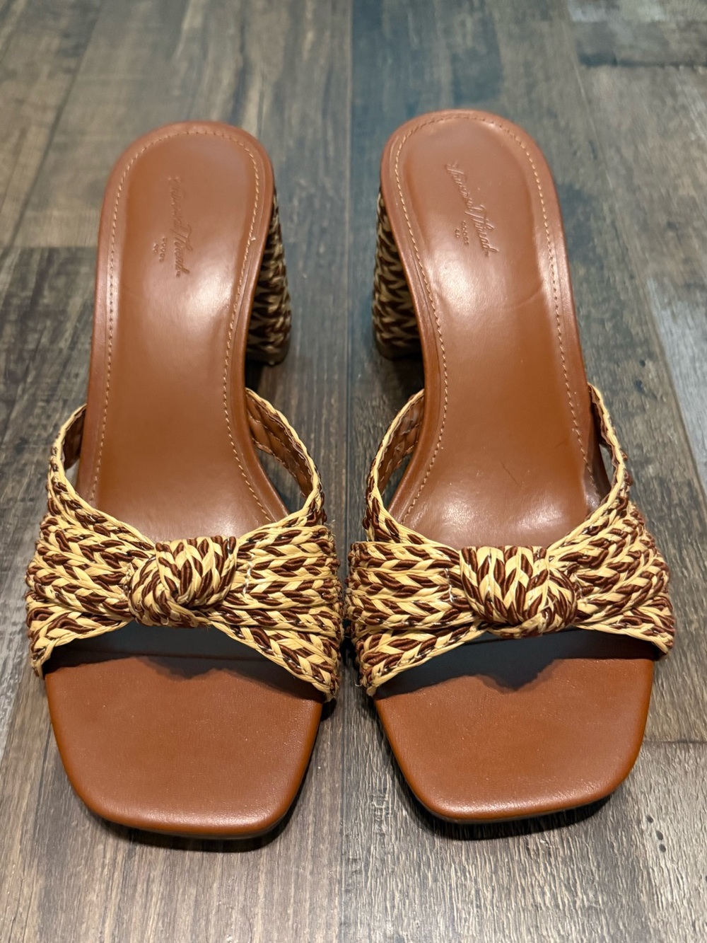 Universal Threads Woven Knot Slide/Mule Heels in Brown and Cream - Size 7.5